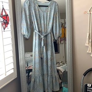 Paisley pattern blue dress excellent condition with front tie quarter sleeves